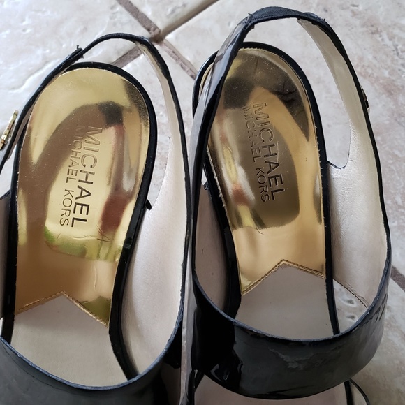 MICHAEL KORS WOMEN'S ROCHELLE OPEN TOE SHOES: BLACK PATENT 9M PRE-OWNED W/BOX - Picture 11 of 16